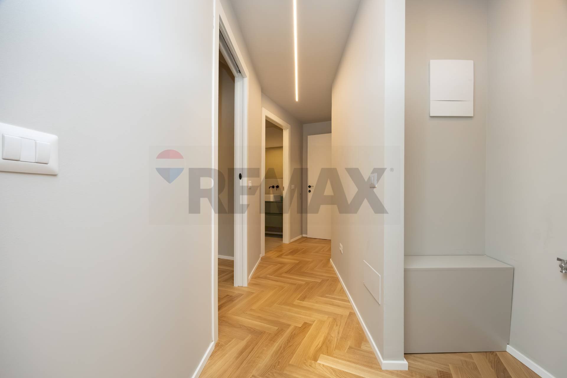 Hall / corridoio - Three-room apartment Via Carlo Farini
 
36, Milano - photo 2