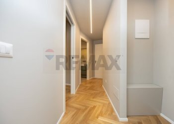 Hall / corridoio - Three-room apartment Via Carlo Farini
 
36, Milano - photo 2