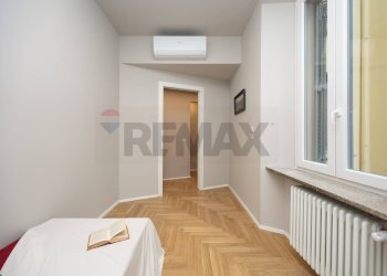 Hall / corridoio - Three-room apartment Via Carlo Farini
 
36, Milano - photo 14