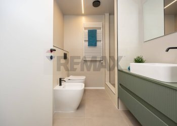 Bagno - Three-room apartment Via Carlo Farini
 
36, Milano - photo 18