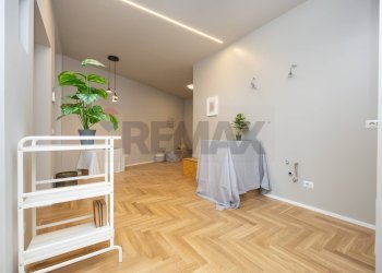 Hall / corridoio - Three-room apartment Via Carlo Farini
 
36, Milano - photo 1