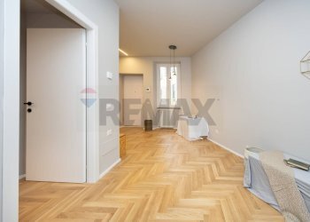 Hall / corridoio - Three-room apartment Via Carlo Farini
 
36, Milano - photo 22