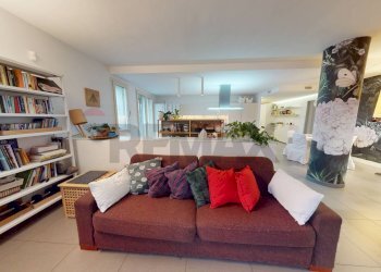 Soggiorno - Apartment Via Giuseppe Giusti
 
28, Rodano - photo 12