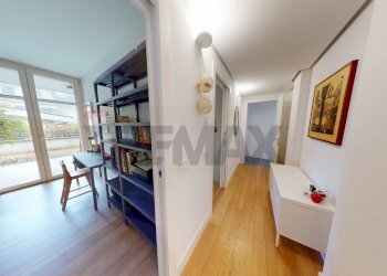 Hall / corridoio - Apartment Via Giuseppe Giusti
 
28, Rodano - photo 19