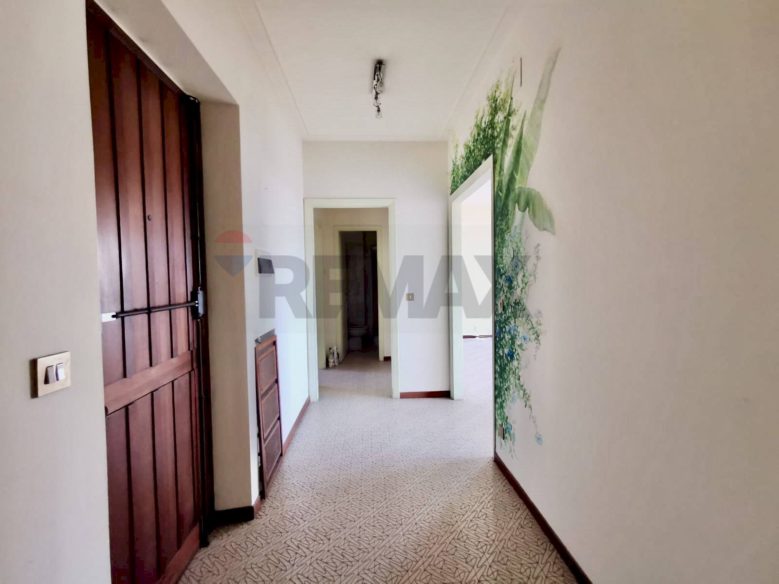 Hall / corridoio - Appartamento Piazza Massimo D'Azeglio
 
61, Viareggio - foto 3