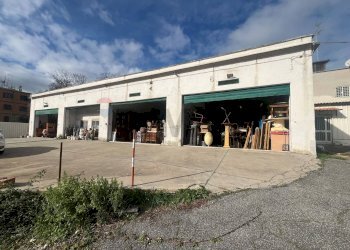 Edificio all\'aperto - Magazzino via cesare lombroso
 
81, Roma - foto 3