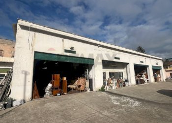 Edificio all\'aperto - Magazzino via cesare lombroso
 
81, Roma - foto 5