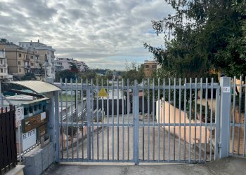 Edificio all\'aperto - Magazzino via cesare lombroso
 
81, Roma - foto 10