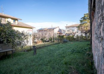 Giardino - Quadrilocale Via Spontini
 
14, Maiolati Spontini - foto 15