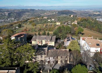 Vista delle montagne - Quadrilocale Via Spontini
 
14, Maiolati Spontini - foto 25
