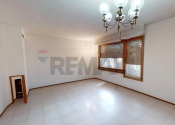 Stanza vuota - Quadrilocale Via Campo Di Marte
 
4/m5, Perugia - foto 4