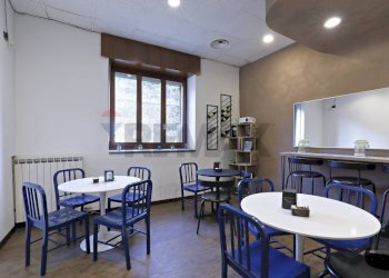 Sala da pranzo - Bar Tavola Calda - Fredda Piazza Carabelli
 
3, Usmate Velate - foto 6