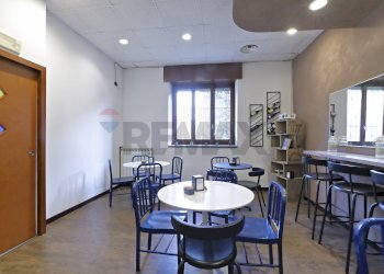 Sala da pranzo - Bar Tavola Calda - Fredda Piazza Carabelli
 
3, Usmate Velate - foto 8