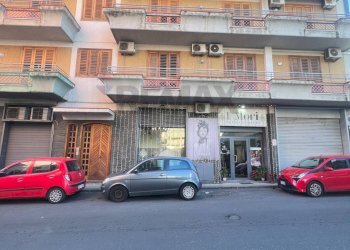 Edificio all\'aperto - Appartamento via fiume
 
33, Catania - foto 1