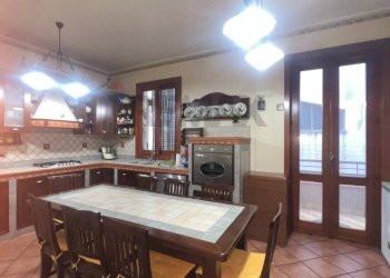 Sala da pranzo - Appartamento via fiume
 
33, Catania - foto 2