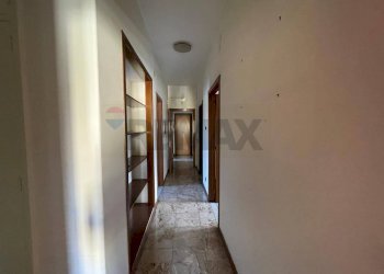 Hall / corridoio - Appartamento via: Battisti Grassi
 
15, Catania - foto 20