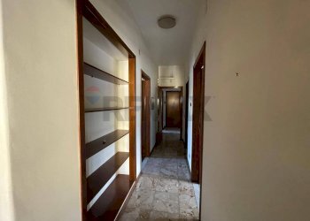 Hall / corridoio - Appartamento via: Battisti Grassi
 
15, Catania - foto 21