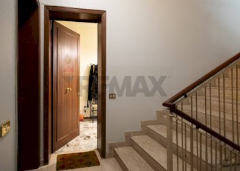 Scale - Appartamento Viale Vittorio Veneto
 
151, Catania - foto 7