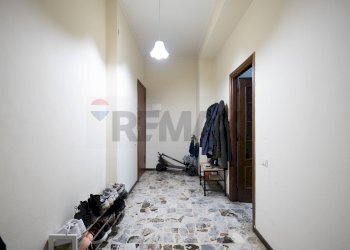 Hall / corridoio - Appartamento Viale Vittorio Veneto
 
151, Catania - foto 8