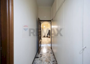 Hall / corridoio - Appartamento Viale Vittorio Veneto
 
151, Catania - foto 18