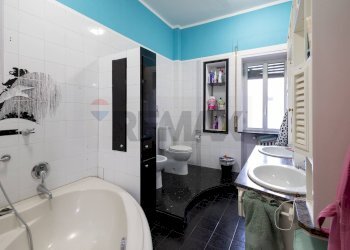 Bagno - Appartamento Viale Vittorio Veneto
 
151, Catania - foto 33