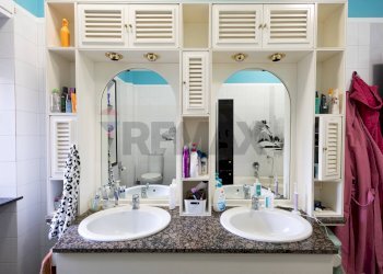 Bagno - Appartamento Viale Vittorio Veneto
 
151, Catania - foto 34