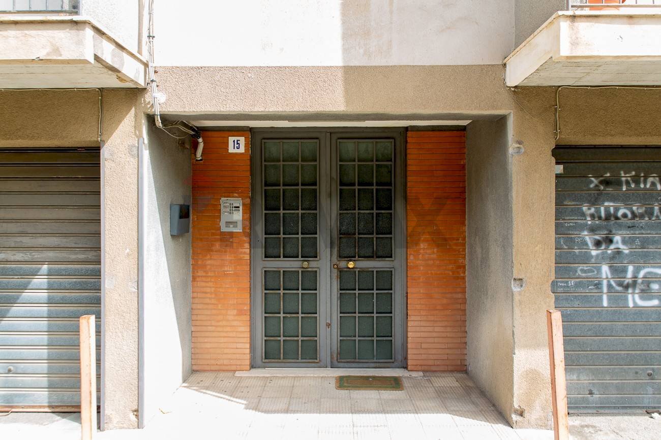 Edificio all\'aperto - Quadrilocale VIA RACCUGLIA
 
15, Catania - foto 3