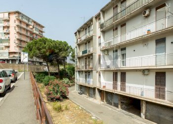 Edificio all\'aperto - Quadrilocale VIA RACCUGLIA
 
15, Catania - foto 1
