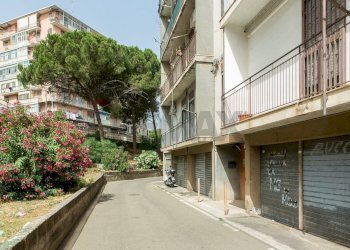 Edificio all\'aperto - Quadrilocale VIA RACCUGLIA
 
15, Catania - foto 2