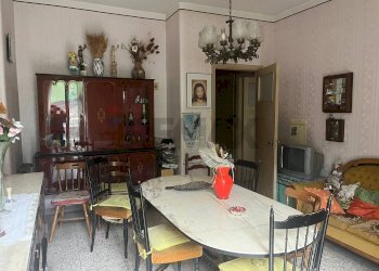 Sala da pranzo - Quadrilocale VIA RACCUGLIA
 
15, Catania - foto 6