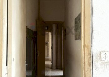 Hall / corridoio - Quadrilocale VIA RACCUGLIA
 
15, Catania - foto 15