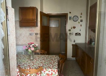 Sala da pranzo - Quadrilocale VIA RACCUGLIA
 
15, Catania - foto 17