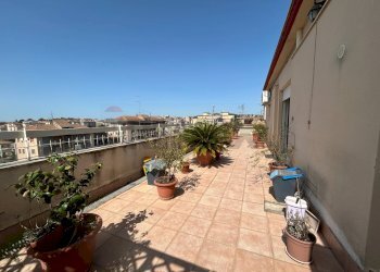 Terrazza - Attico Viale Trieste
 
55, Caltanissetta - foto 4