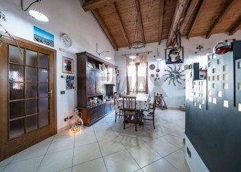 Sala da pranzo - Casa semi indipendente Via Statale
 
103, Terre del Reno - foto 10