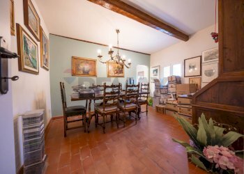 Sala da pranzo - Appartamento Via Roma
 
53, Borgo Tossignano - foto 13