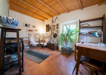 Sala da pranzo - Appartamento Via Roma
 
53, Borgo Tossignano - foto 15