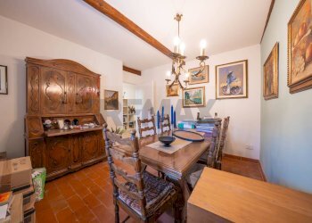 Sala da pranzo - Appartamento Via Roma
 
53, Borgo Tossignano - foto 19