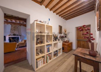 Hall / corridoio - Appartamento Via Roma
 
53, Borgo Tossignano - foto 20