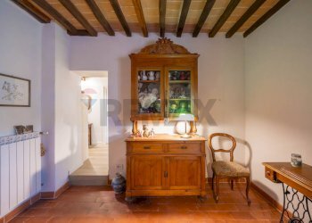 Camera / camera da letto - Appartamento Via Roma
 
53, Borgo Tossignano - foto 24