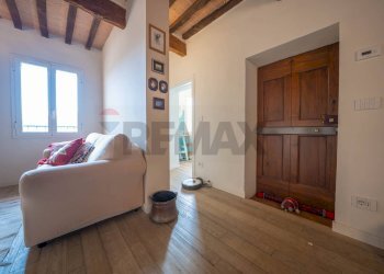 Soggiorno - Appartamento Via Roma
 
53, Borgo Tossignano - foto 32