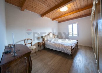 Camera / camera da letto - Appartamento Via Roma
 
53, Borgo Tossignano - foto 38