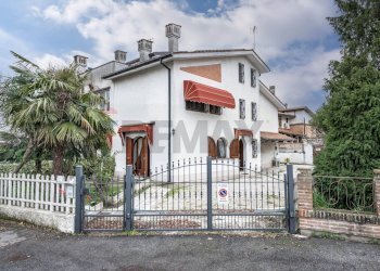 Casa all\'aperto - Casa semi indipendente Via Idris Ricci
 
1, Copparo - foto 1