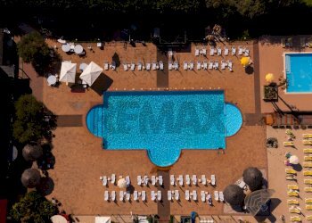 Piscina - Locale Commerciale Polesella - foto 2