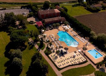 Piscina - Locale Commerciale Polesella - foto 3