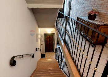 Scale - Bilocale Ferrara - foto 3