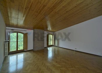 Stanza vuota - Attico Ferrara - foto 4