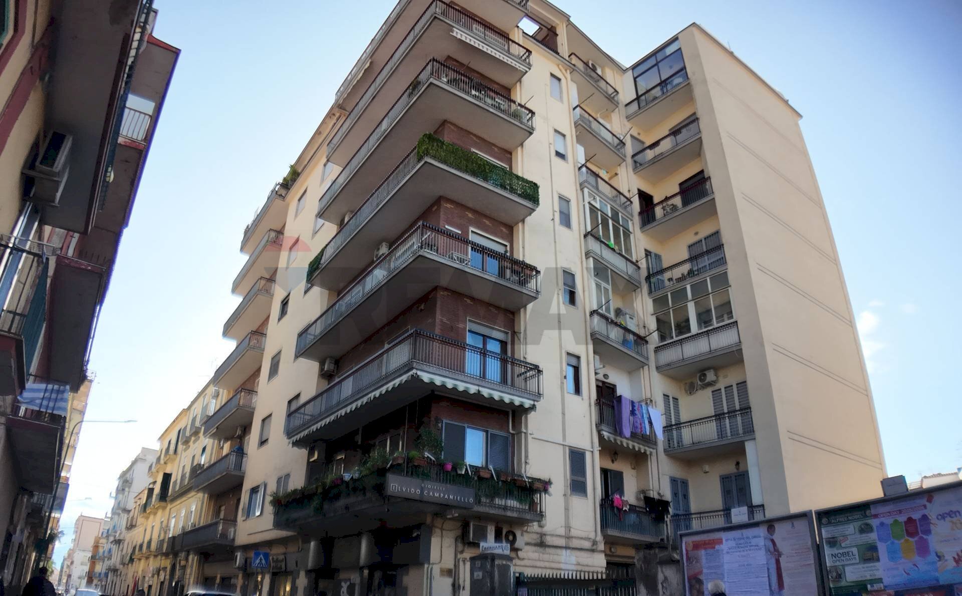 Edificio all\'aperto - Quadrilocale VIA CIRCUMVALLAZIONE
 
71, Torre del Greco - foto 1