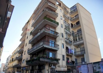 Edificio all\'aperto - Quadrilocale VIA CIRCUMVALLAZIONE
 
71, Torre del Greco - foto 1