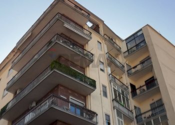 Edificio all\'aperto - Quadrilocale VIA CIRCUMVALLAZIONE
 
71, Torre del Greco - foto 2