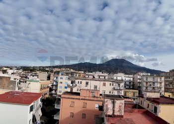 Edificio all\'aperto - Quadrilocale VIA CIRCUMVALLAZIONE
 
71, Torre del Greco - foto 7